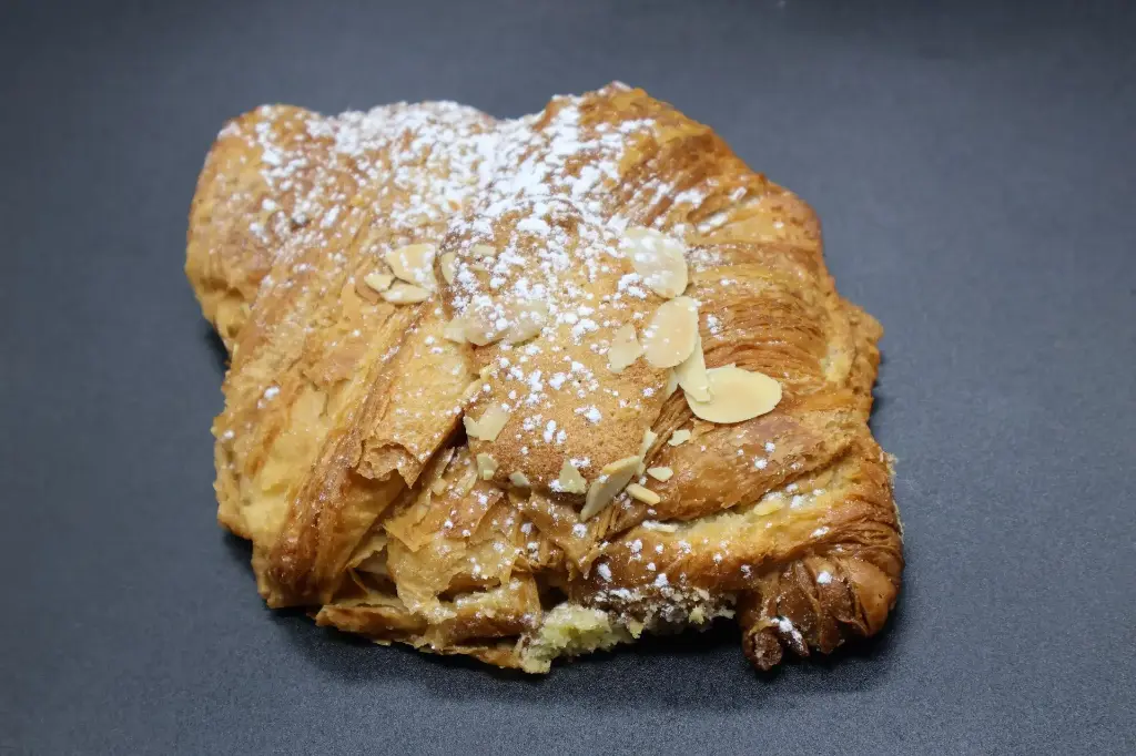 Croissant aux Amandes