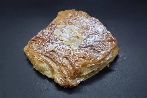 [PLBPATI3000-019] Chocolatine aux Amandes